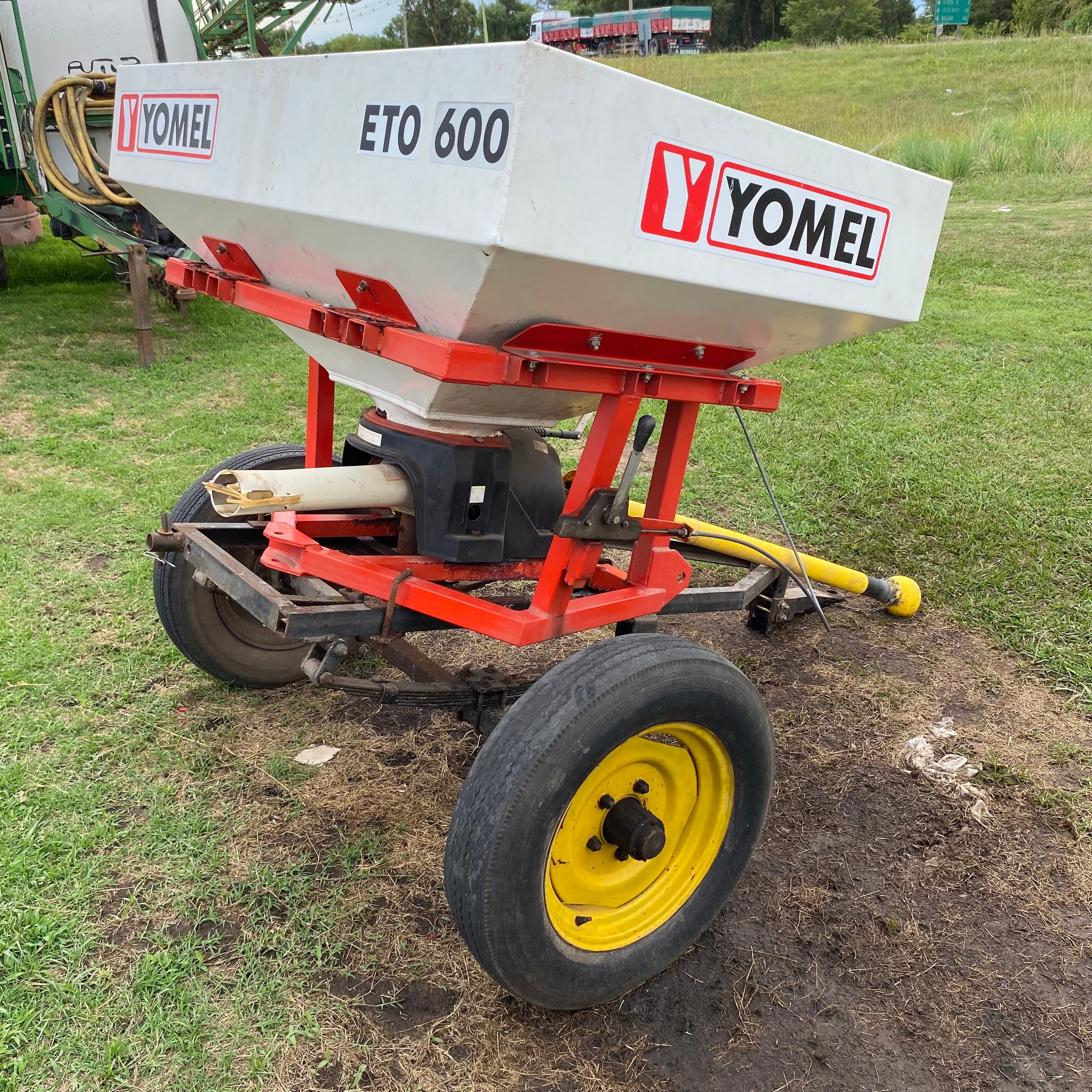 Fertilizadora yomel